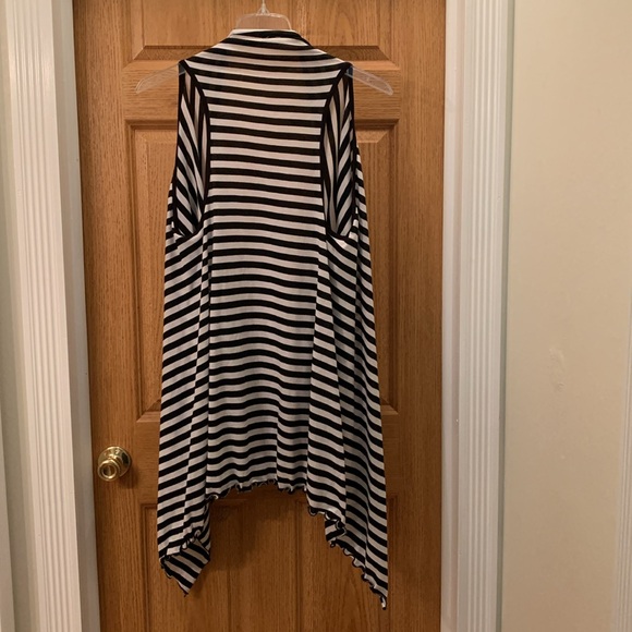 Black and White Layered Shrug / Layered Vest - Picture 2 of 5